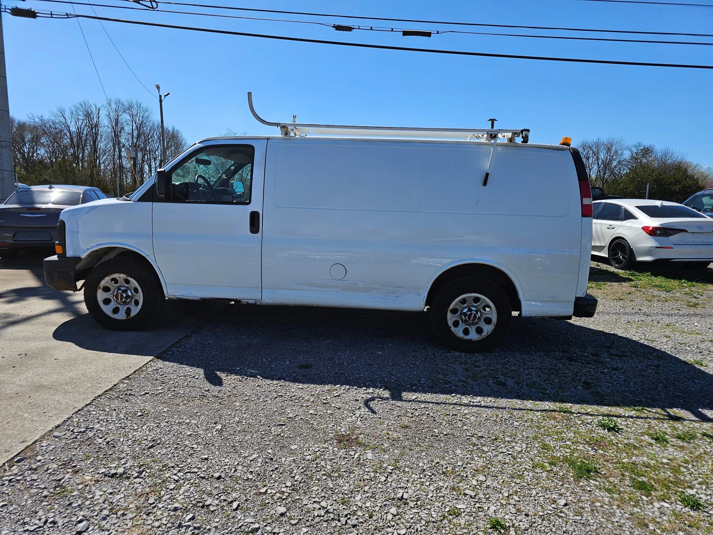 Used 2010 GMC Savana 1500 RWD image 13