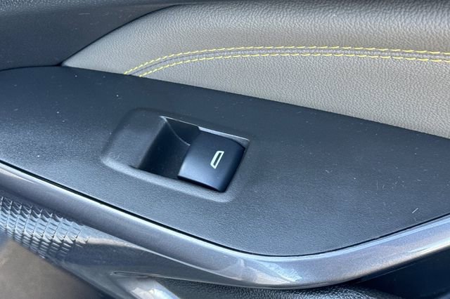 Used 2025 Chevrolet Trax ACTIV w/ Sunroof Package FWD image 22