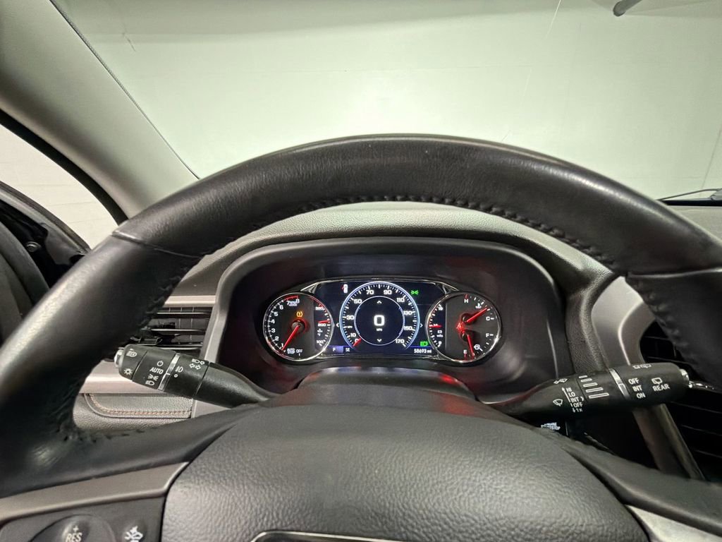 Used 2022 GMC Acadia AT4 w/ Technology Package image 11