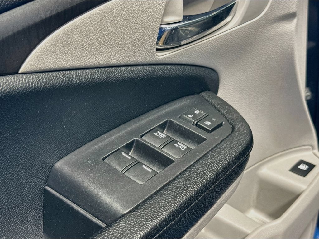 Used 2018 Honda Pilot EX image 17