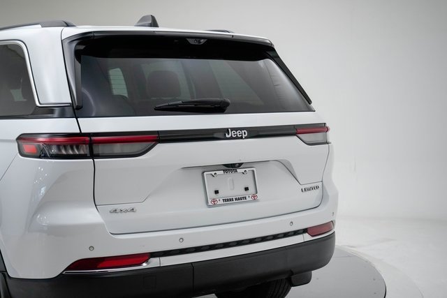 Used 2022 Jeep Grand Cherokee Limited w/ Luxury Tech Group II image 4