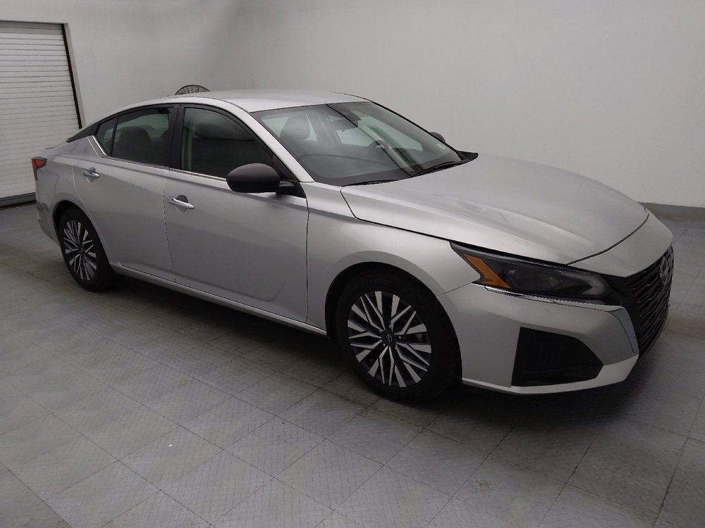 Used 2024 Nissan Altima 2.5 SV image 11