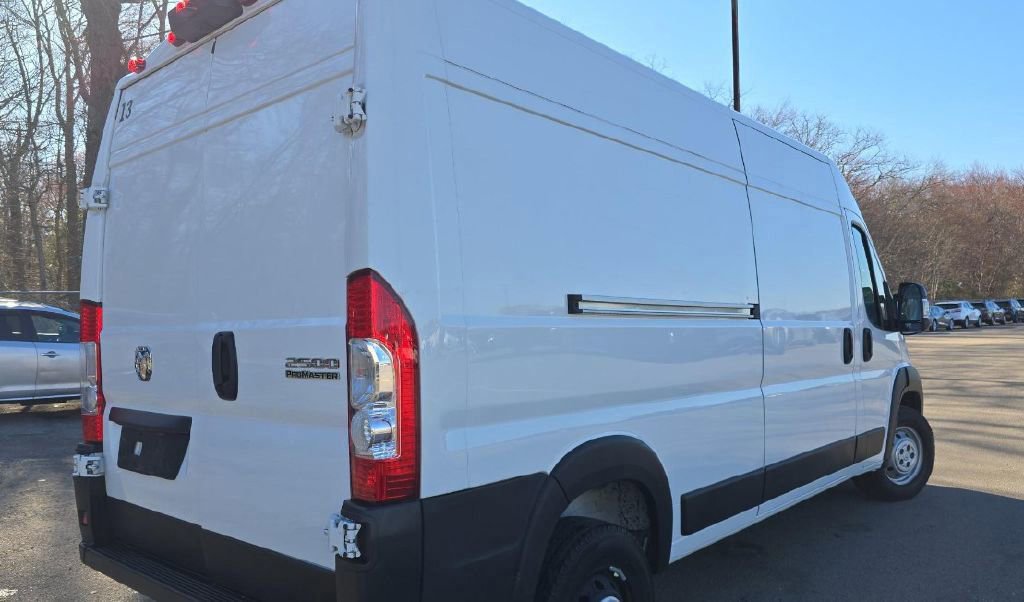 Used 2023 RAM ProMaster 2500 FWD image 3
