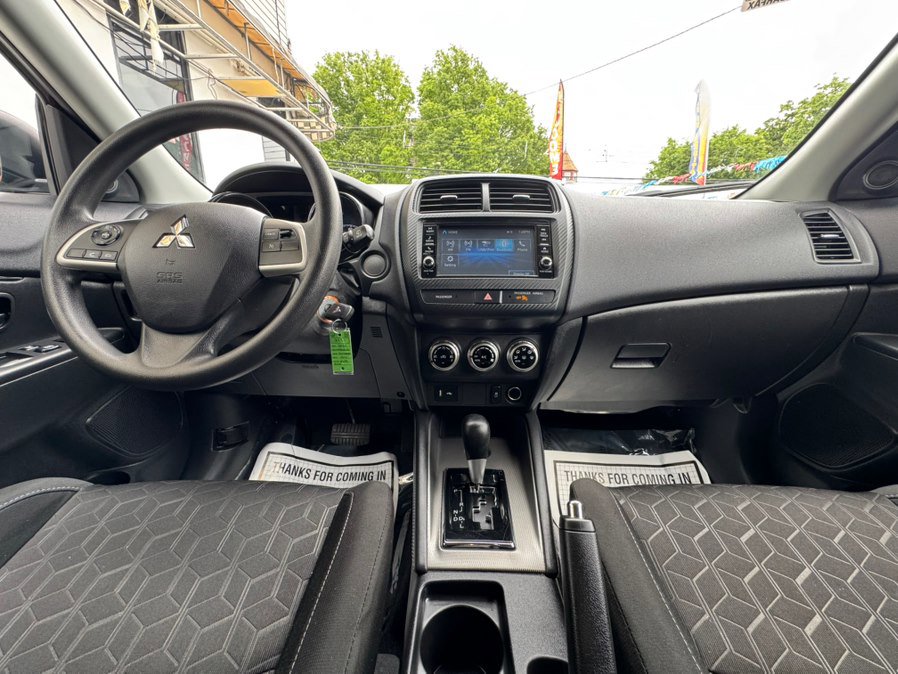 Used 2025 Mitsubishi Outlander Sport AWD image 21