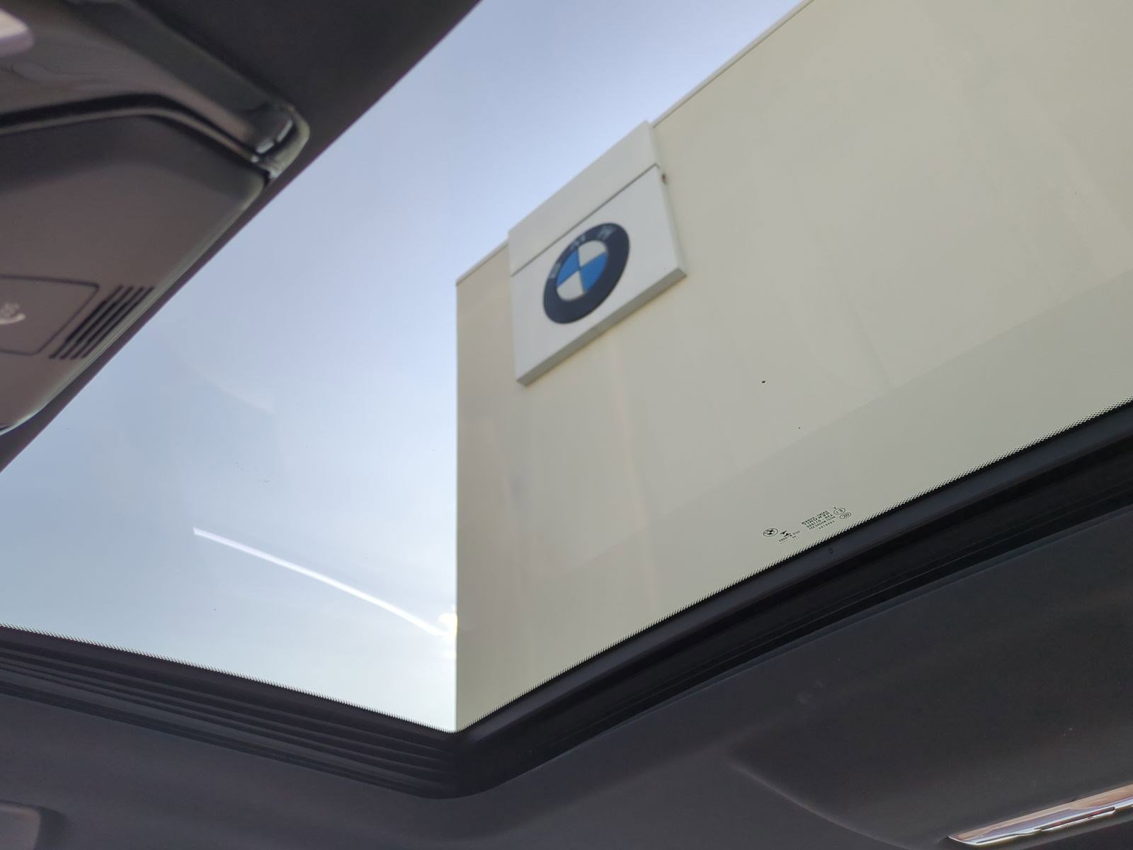 Used 2023 BMW 540i xDrive w/ Premium Package image 28