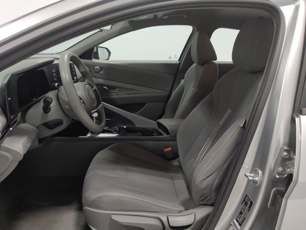 Used 2022 Hyundai Elantra SEL FWD image 17