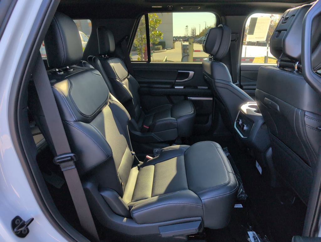 New 2026 Ford Expedition Platinum w/ Stealth Appearance Package image 16