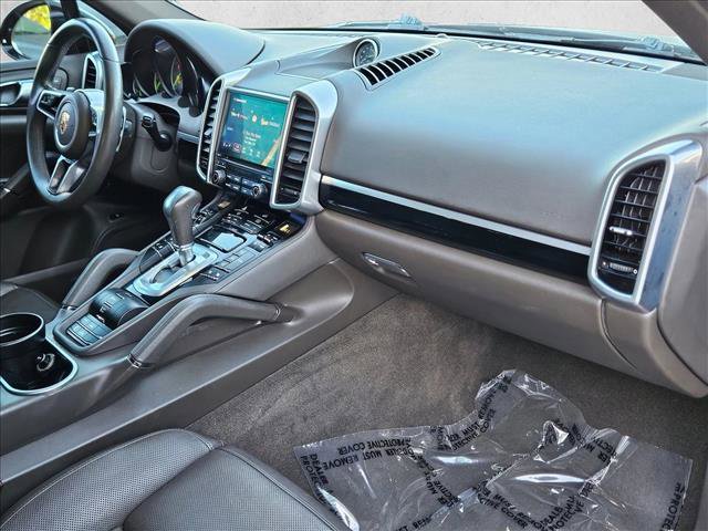 Used 2017 Porsche Cayenne S Platinum image 23