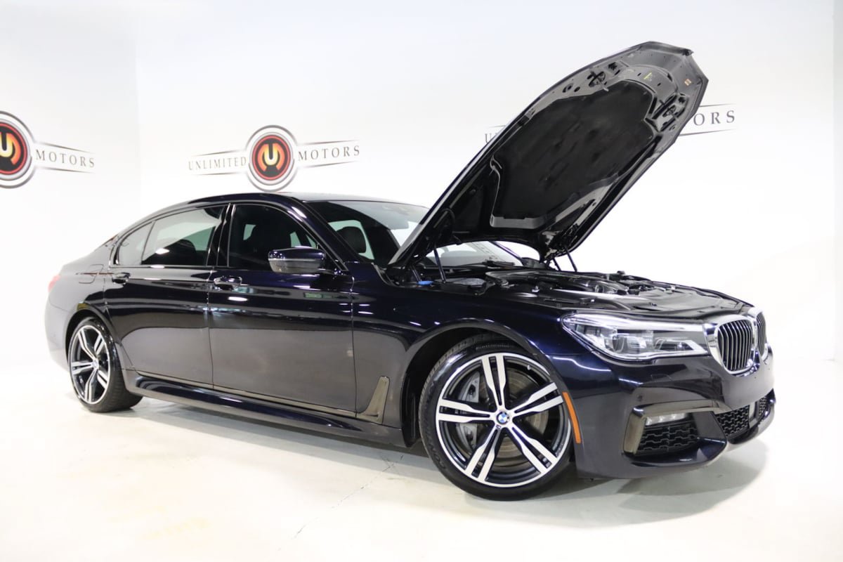 Used 2019 BMW 750i RWD image 34