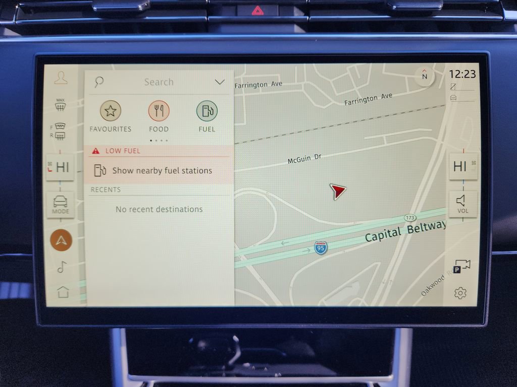 New 2026 Land Rover Range Rover SE image 21