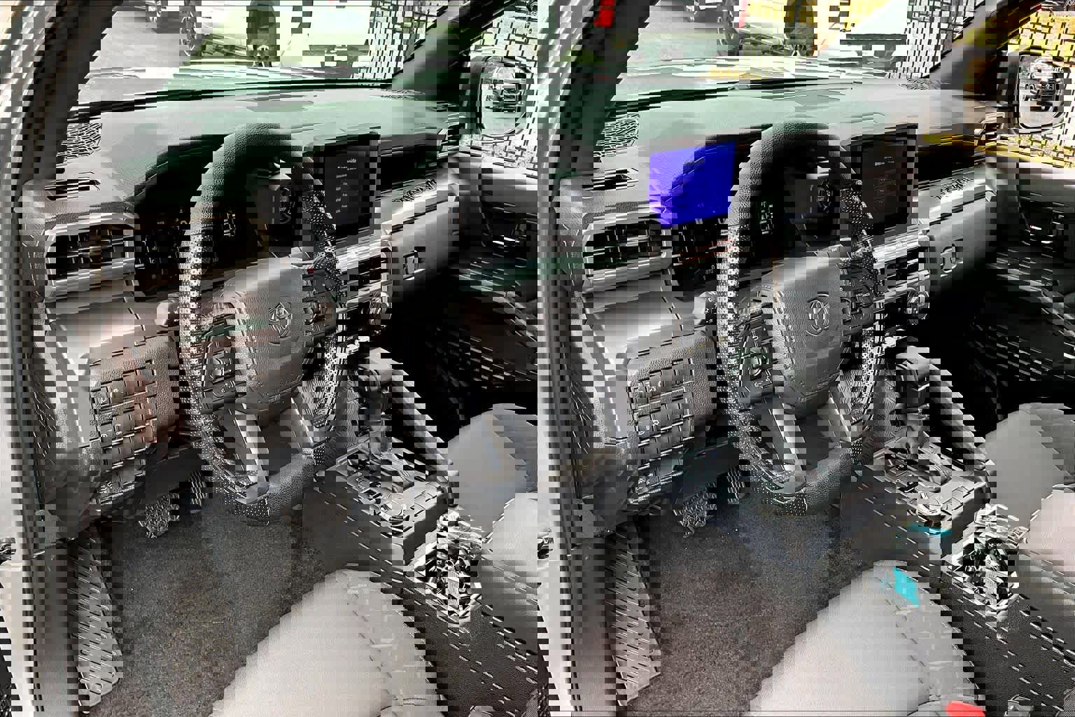 Certified 2025 Toyota Tacoma SR5 image 15