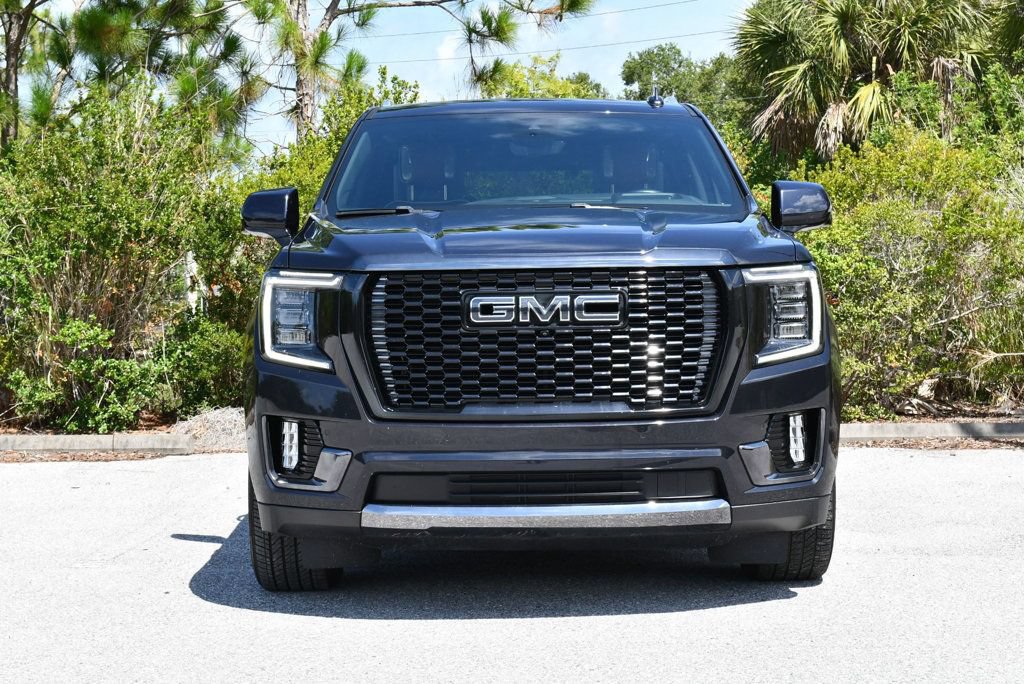 Used 2023 GMC Yukon Denali Ultimate AWD/4WD image 39