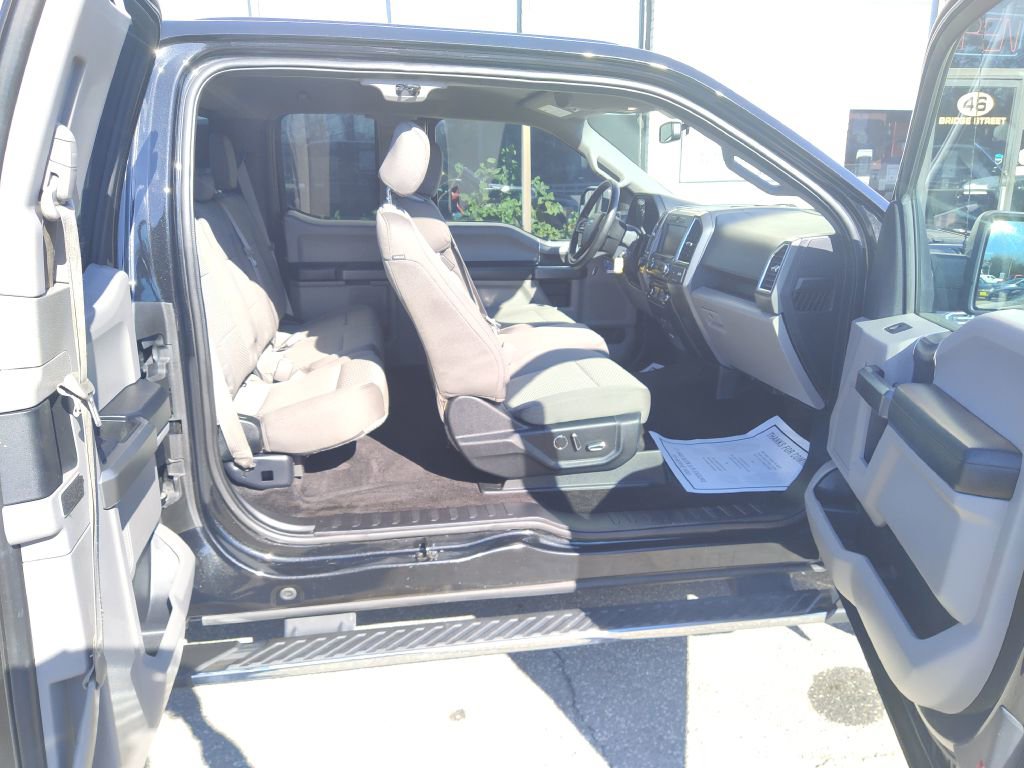 Used 2015 Ford F150 XLT w/ Equipment Group 302A Luxury image 16