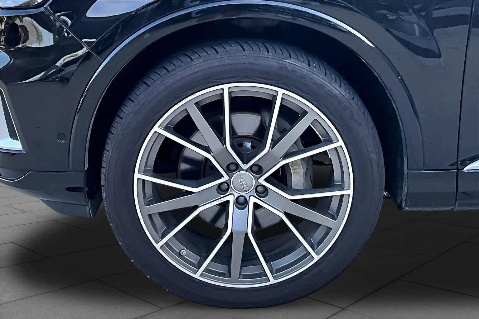 Used 2022 Audi Q7 3.0T Premium AWD/4WD image 11