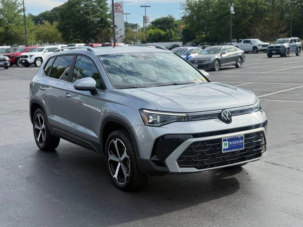 Used 2025 Volkswagen Taos SEL AWD/4WD image 11