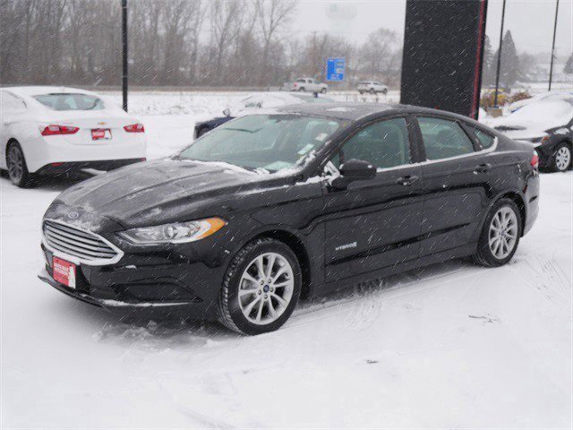 Used 2017 Ford Fusion S image 3