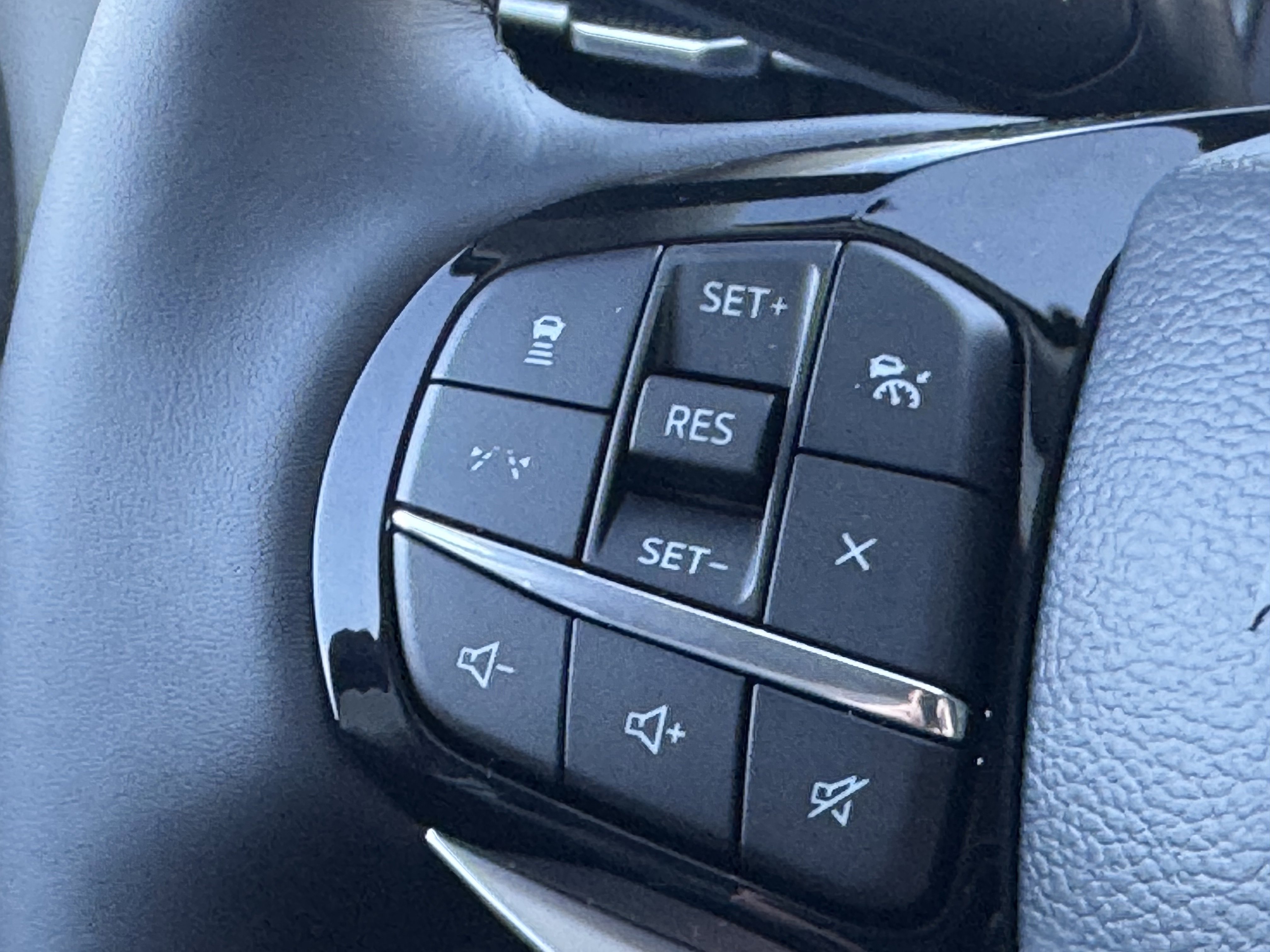 New 2026 Ford Explorer Platinum w/ LUX Leather Package AWD/4WD image 14