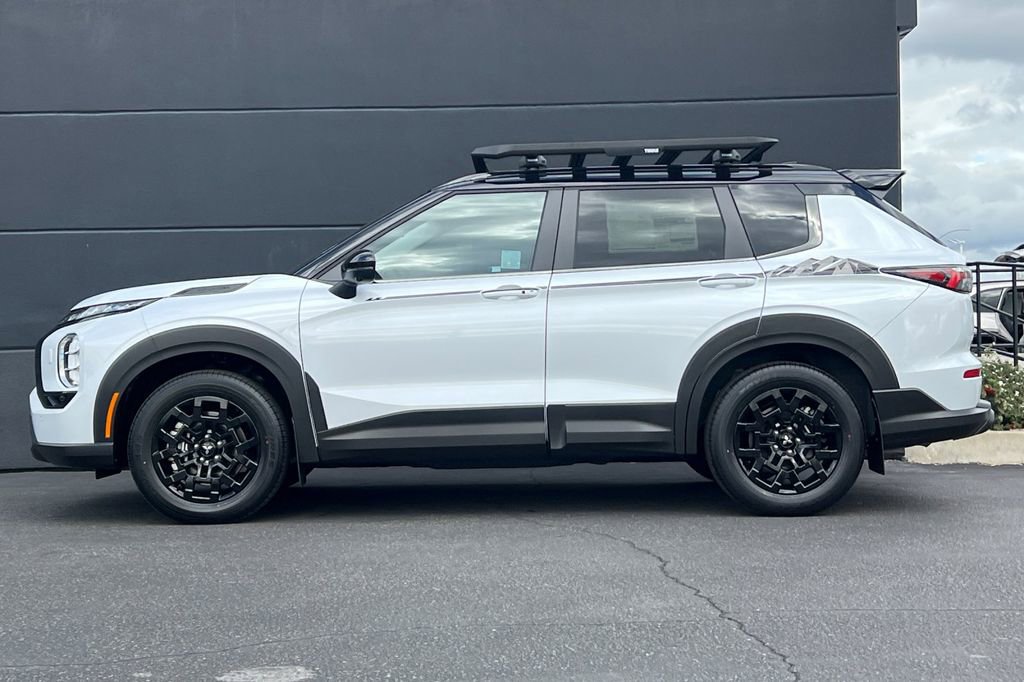 New 2026 Mitsubishi Outlander AWD image 8