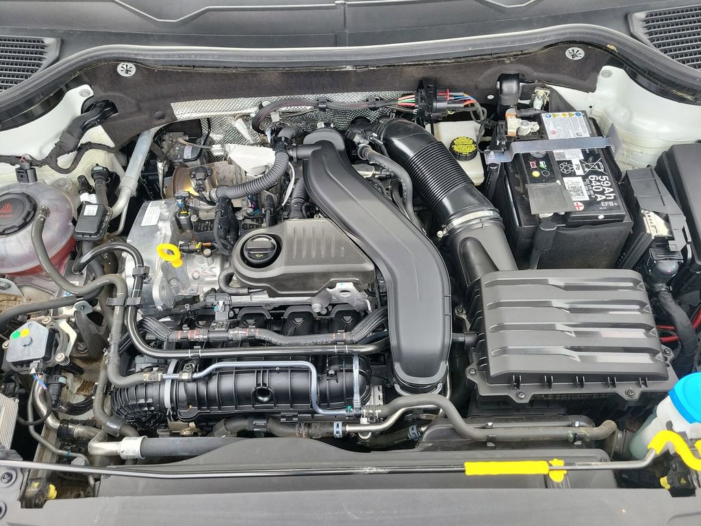 Used 2025 Volkswagen Taos SE image 10