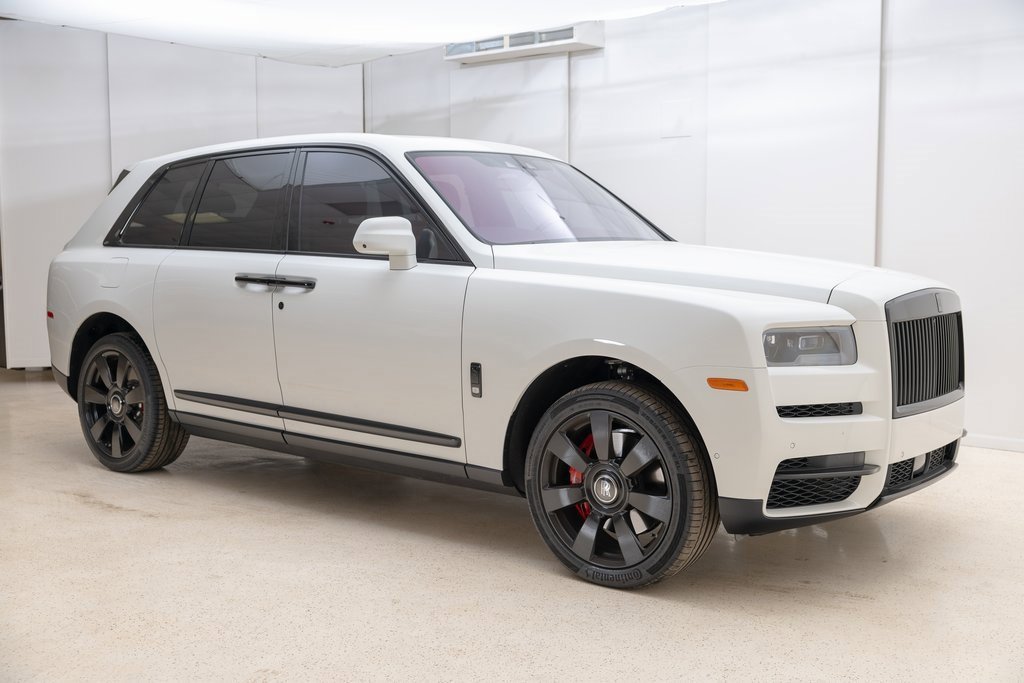 Used 2023 Rolls-Royce Cullinan image 2
