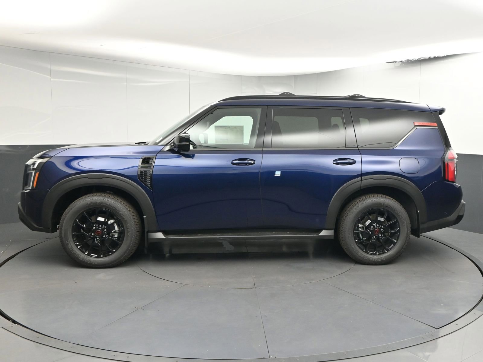 New 2025 Nissan Armada PRO-4X AWD/4WD image 4