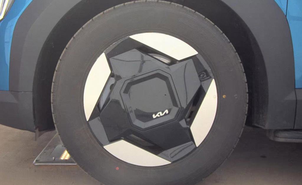 Certified 2024 Kia EV9 Wind AWD/4WD image 8