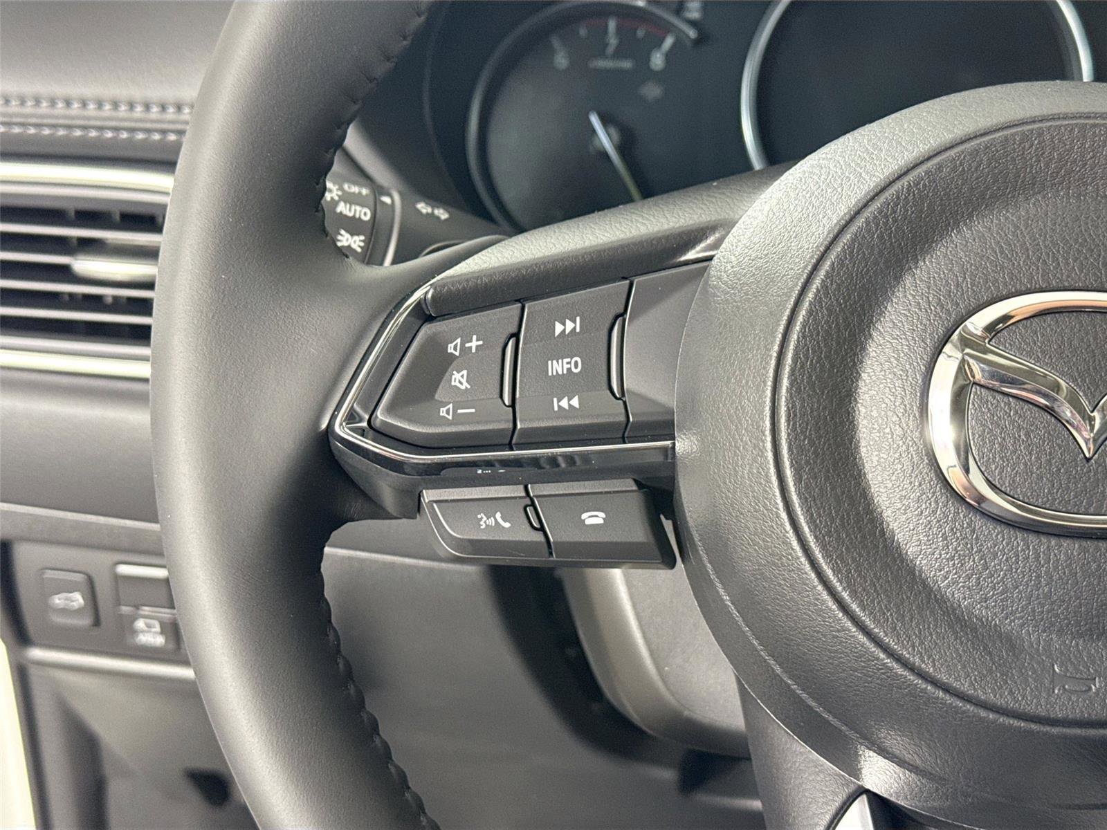 New 2025 MAZDA CX-5 AWD 2.5 S w/ Premium Plus Pkg image 18