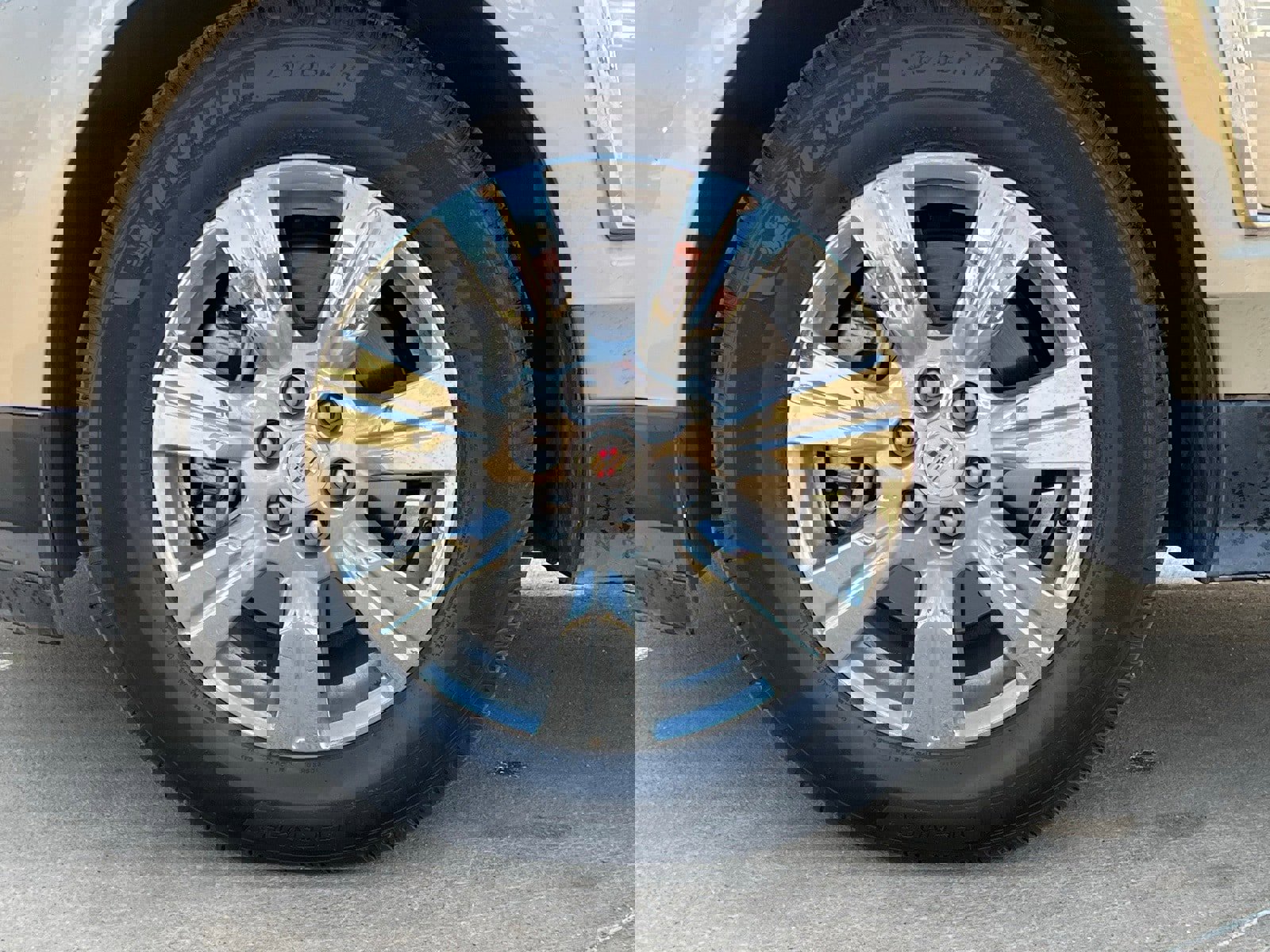 Used 2015 Cadillac SRX Luxury w/ Driver Awareness Package image 8