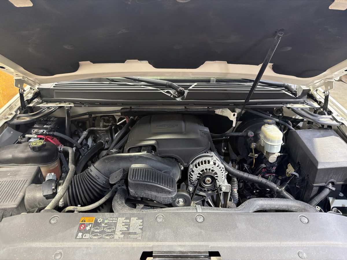 Used 2014 GMC Yukon Denali RWD image 32