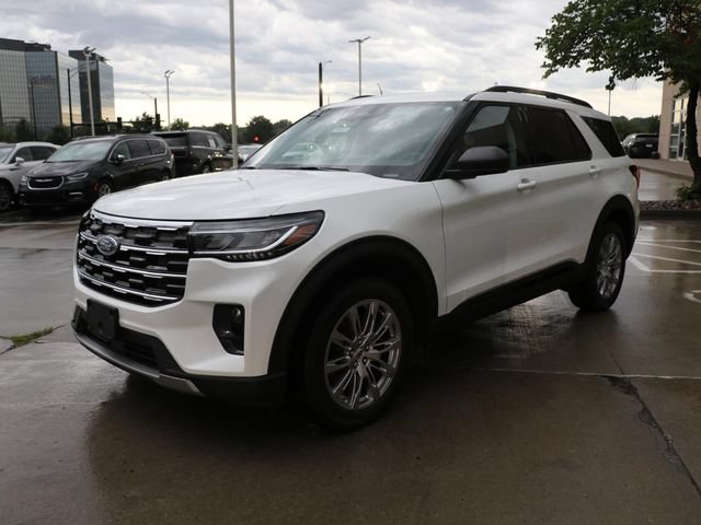 New 2026 Ford Explorer Active w/ Active Comfort Package AWD/4WD image 3