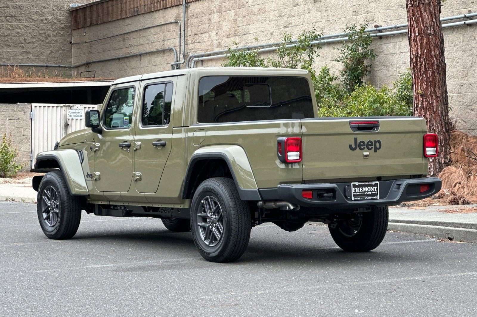 New 2026 Jeep Gladiator Sport AWD/4WD image 5