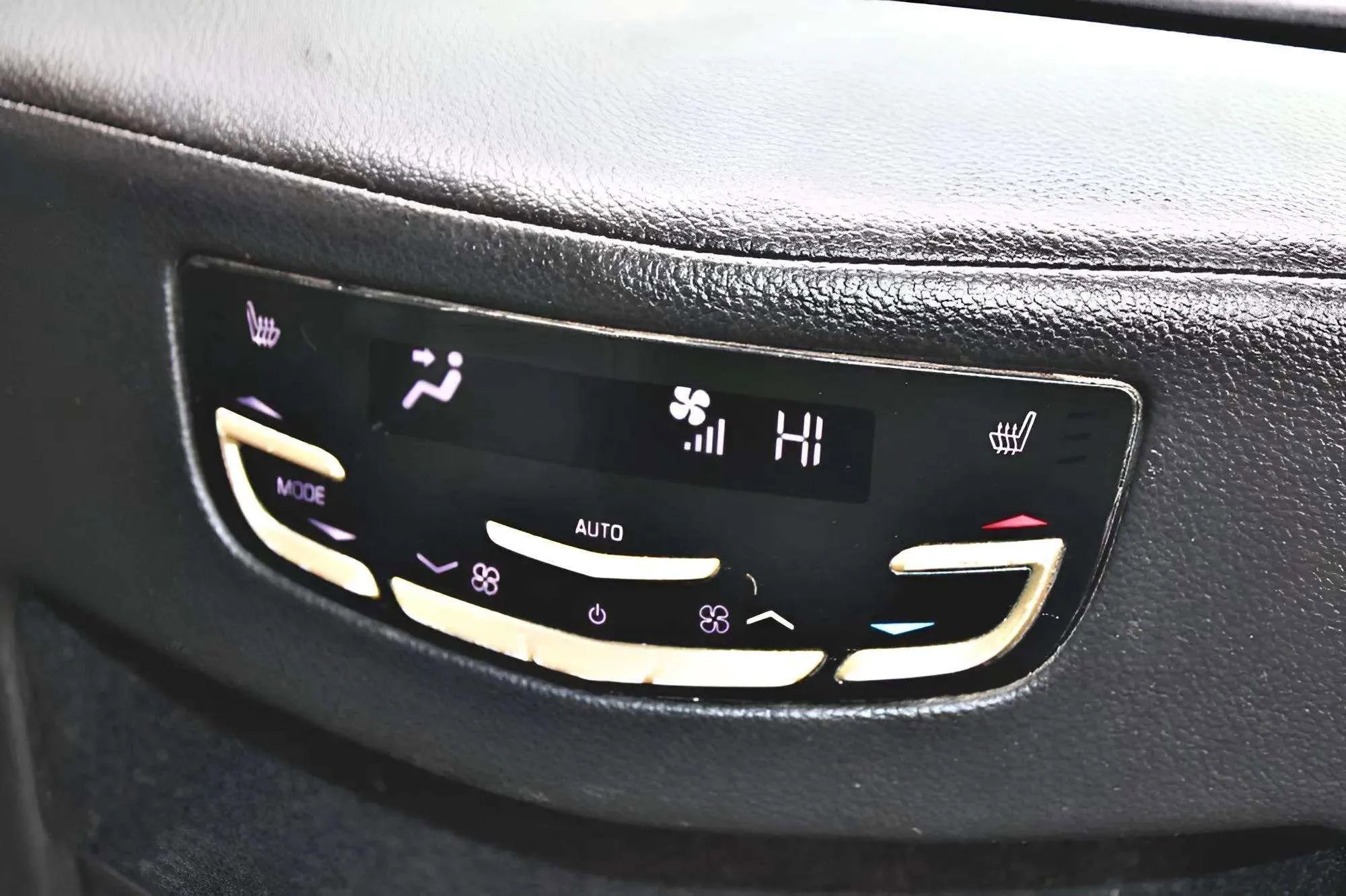 Used 2020 Cadillac Escalade Luxury RWD image 33