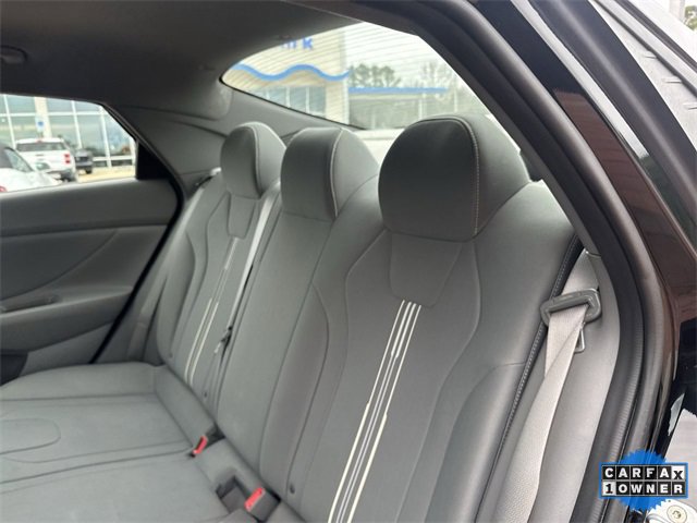 Used 2023 Hyundai Elantra SEL image 26