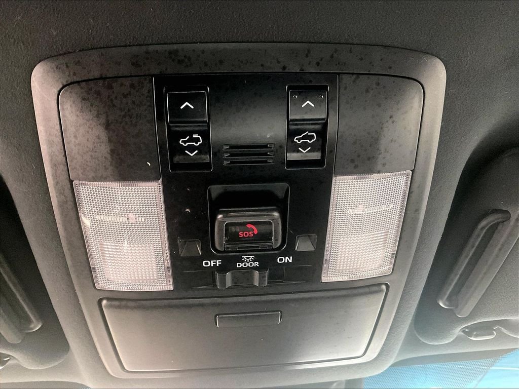 Used 2022 Lexus GX 460 Premium w/ Accessory Package AWD/4WD image 27