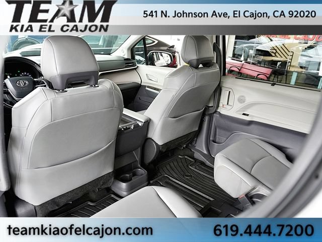 Used 2022 Toyota Sienna XLE w/ XLE Plus Package FWD image 18