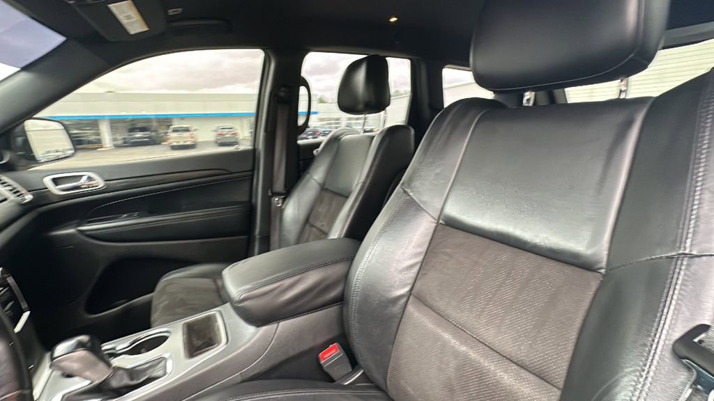 Used 2020 Jeep Grand Cherokee Altitude image 12