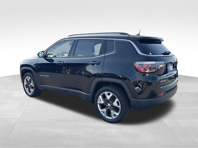 Used 2018 Jeep Compass Limited w/ Navigation Group AWD/4WD image 3