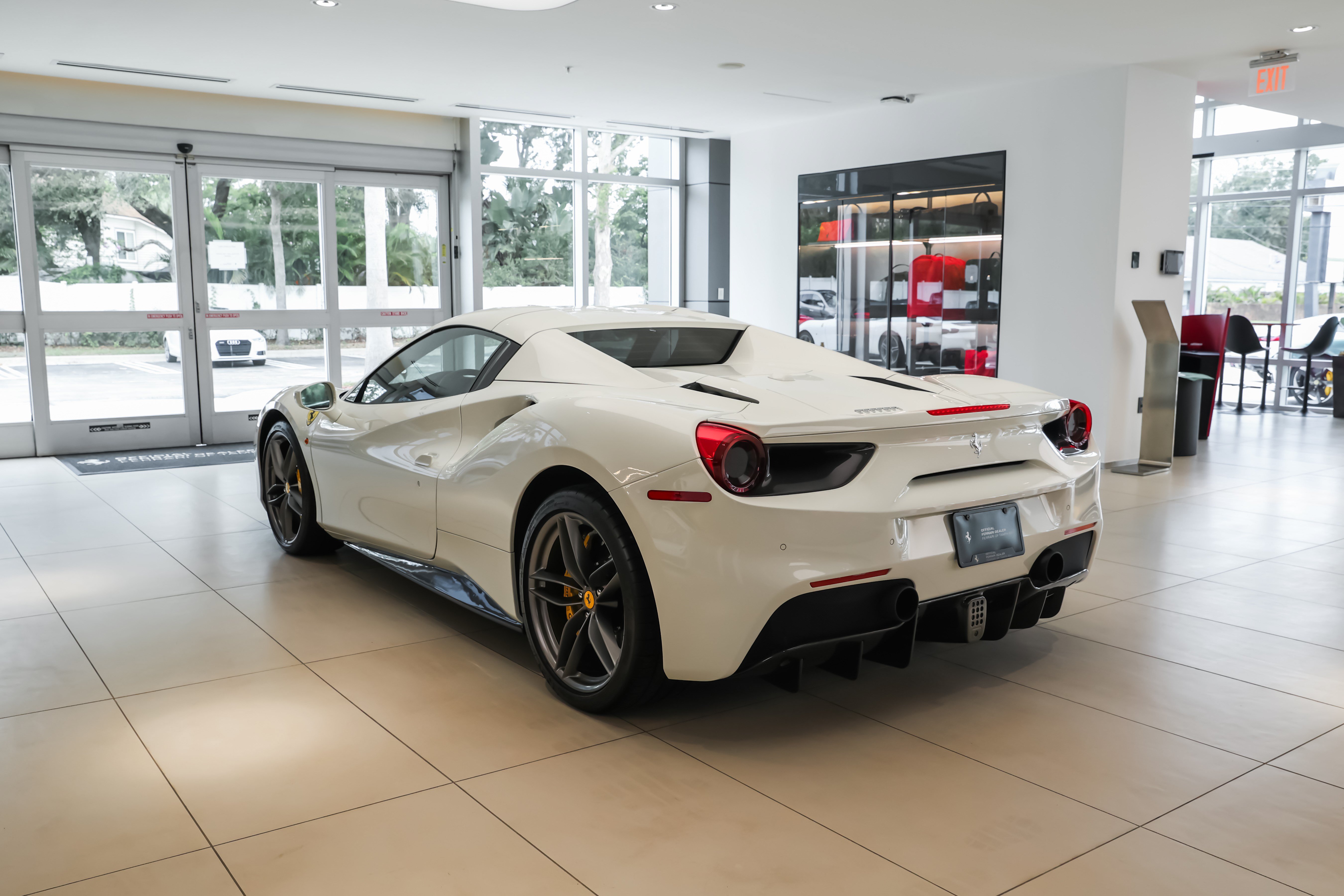 Used 2018 Ferrari 488 Spider RWD image 18