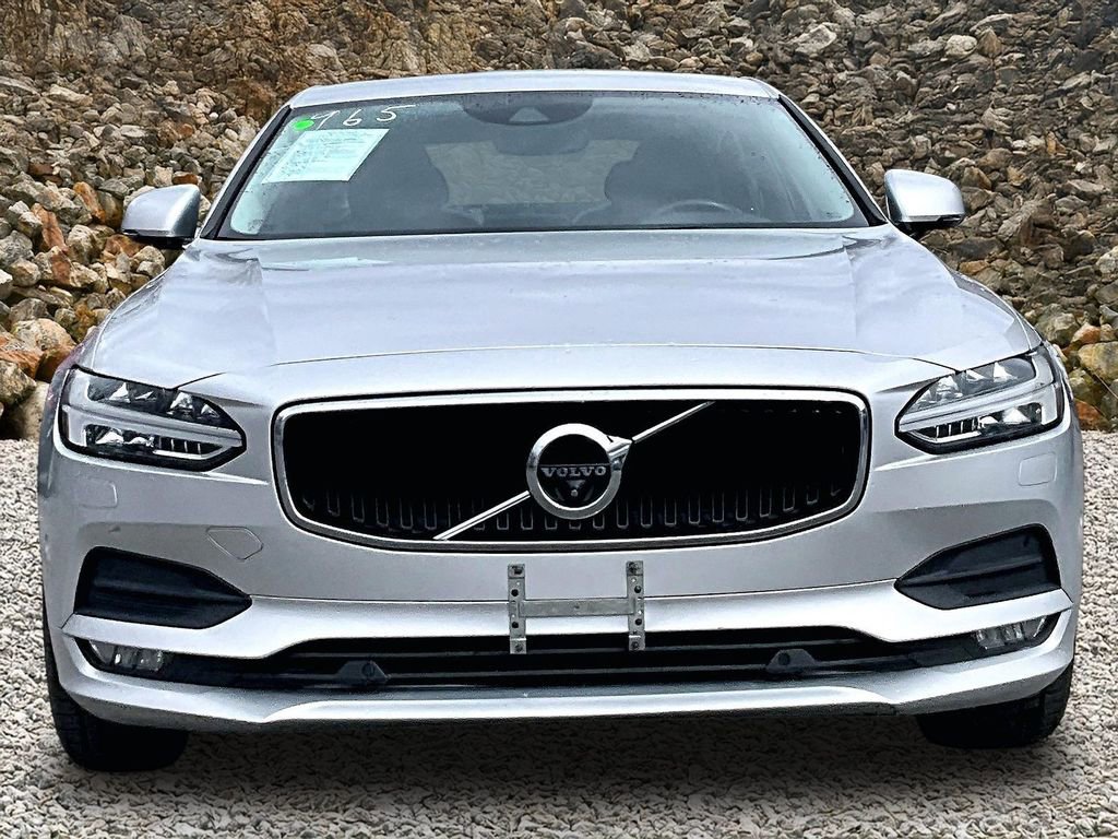 Used 2018 Volvo S90 T6 Momentum w/ Convenience Package image 3