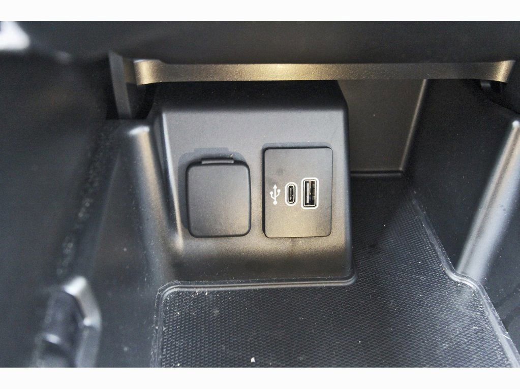 Used 2025 Ford Explorer Active w/ Active Comfort Package AWD/4WD image 29