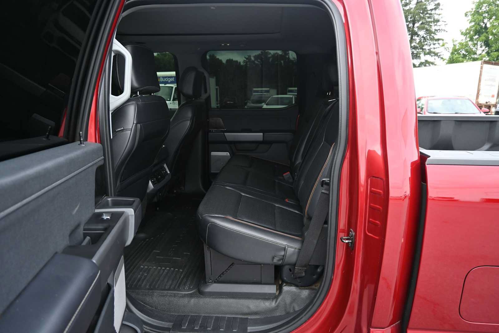 Used 2025 Ford F350 Lariat w/ Lariat Ultimate Package AWD/4WD image 19