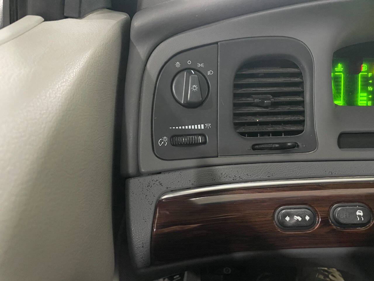 Used 2004 Mercury Grand Marquis LS image 38