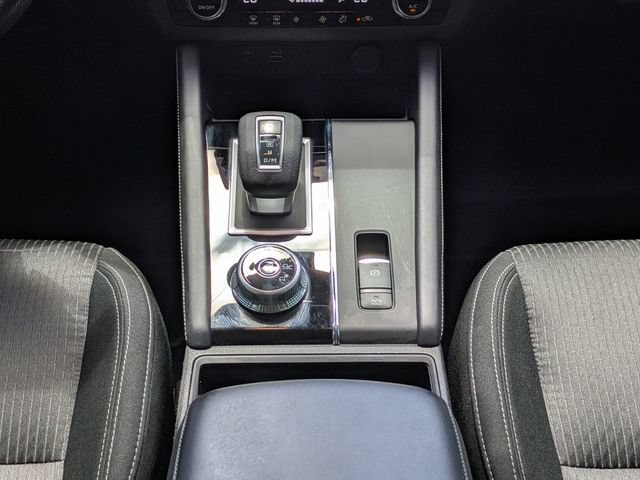 Used 2024 Mitsubishi Outlander ES FWD image 19