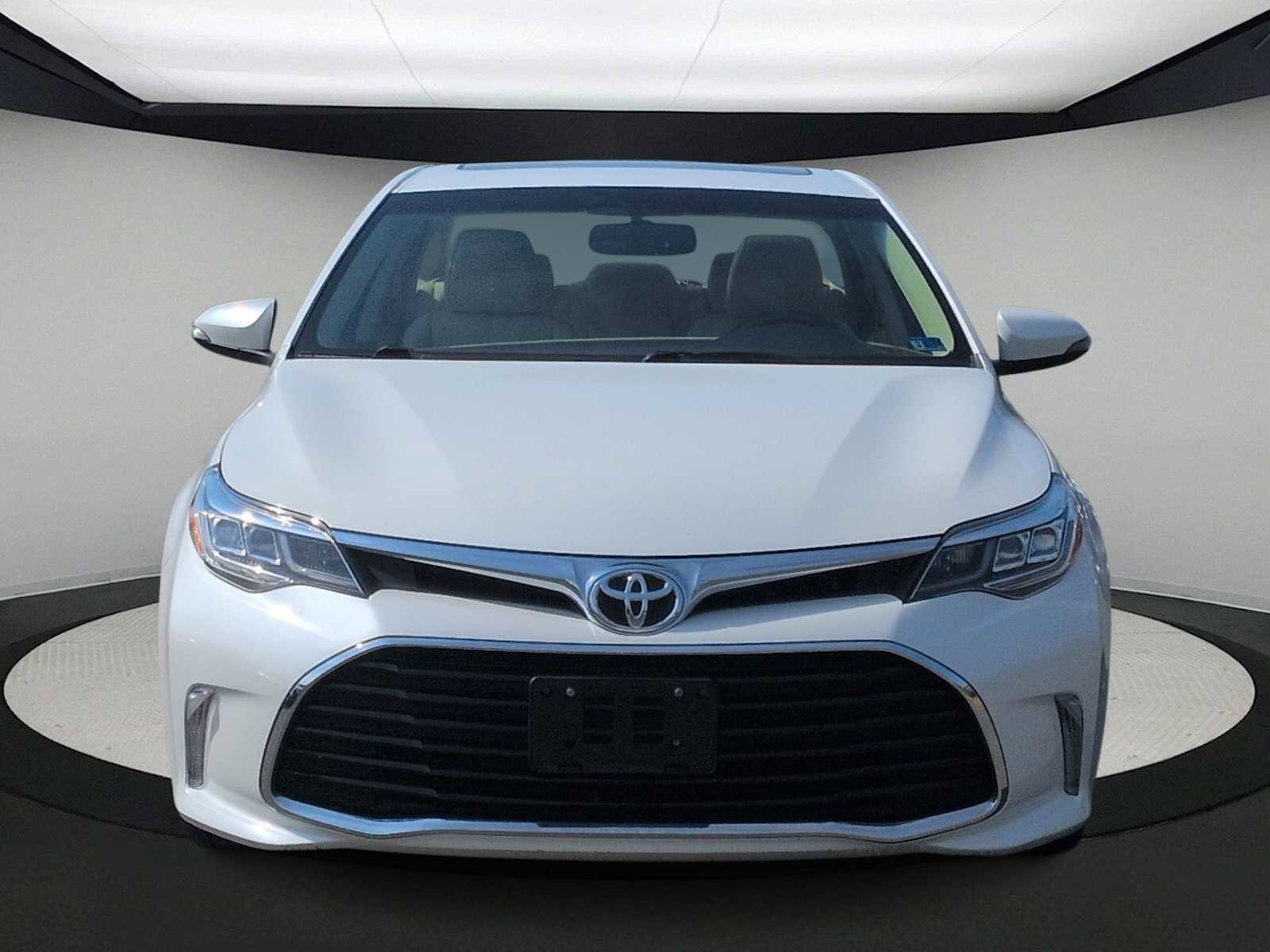 Used 2016 Toyota Avalon Touring image 3