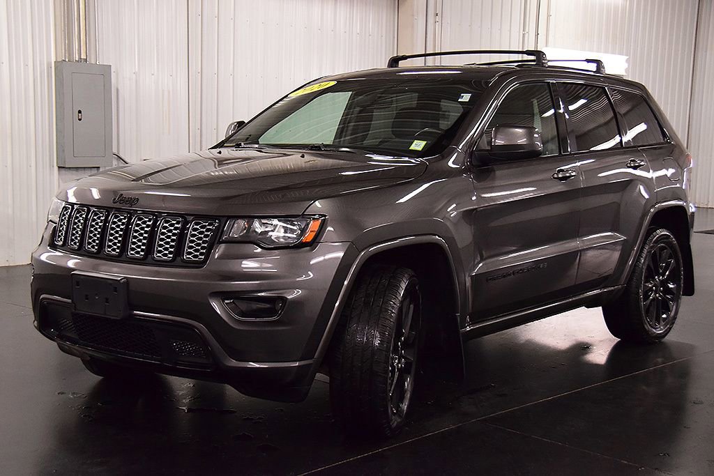 Used 2020 Jeep Grand Cherokee Altitude AWD/4WD image 3