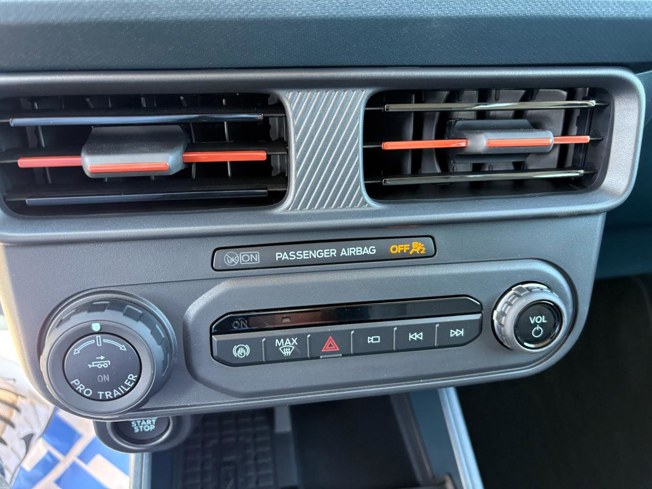 New 2025 Ford Maverick Lariat w/ 4K Tow Package image 22