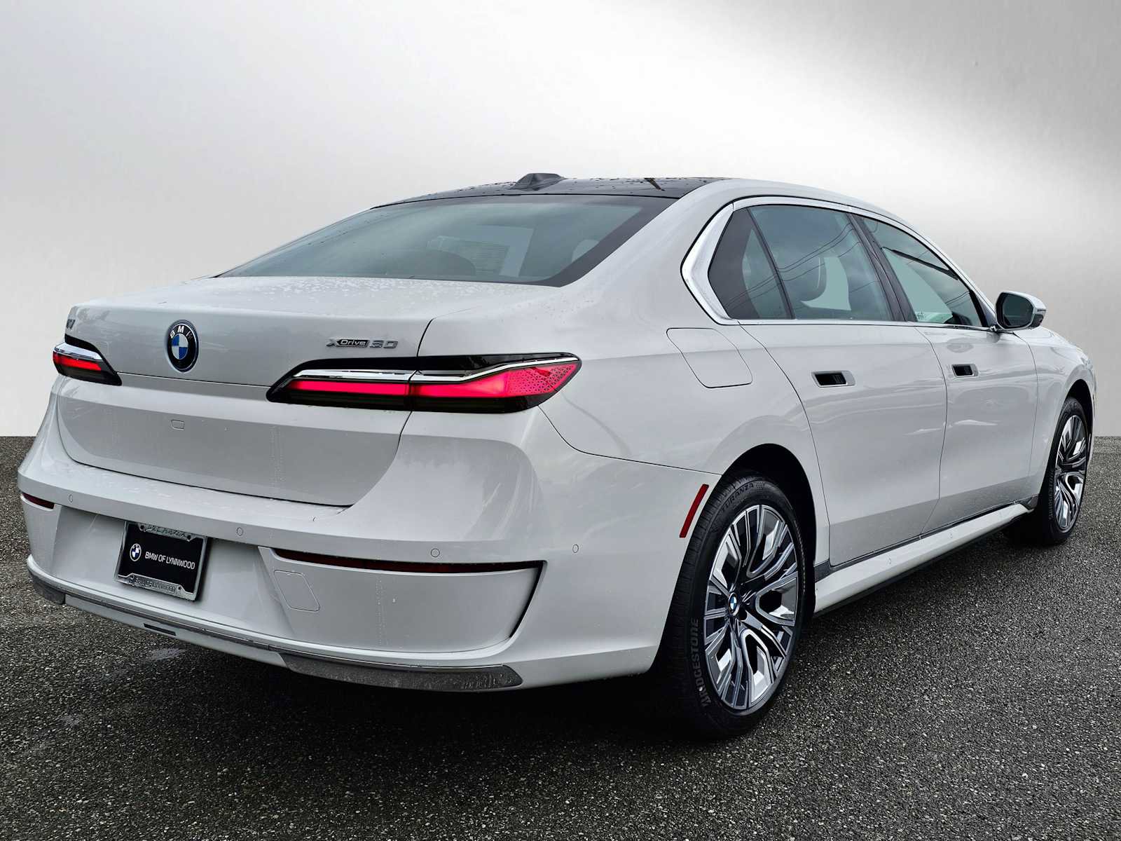 Used 2025 BMW i7 xDrive60 w/ Executive Package image 6