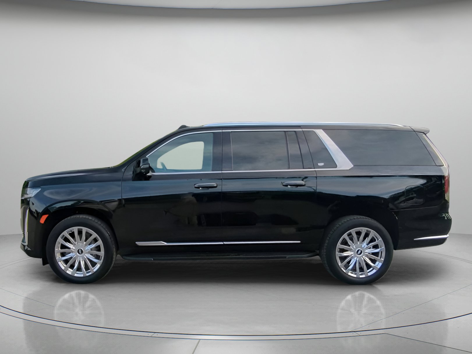 Used 2021 Cadillac Escalade ESV Premium Luxury AWD/4WD image 16