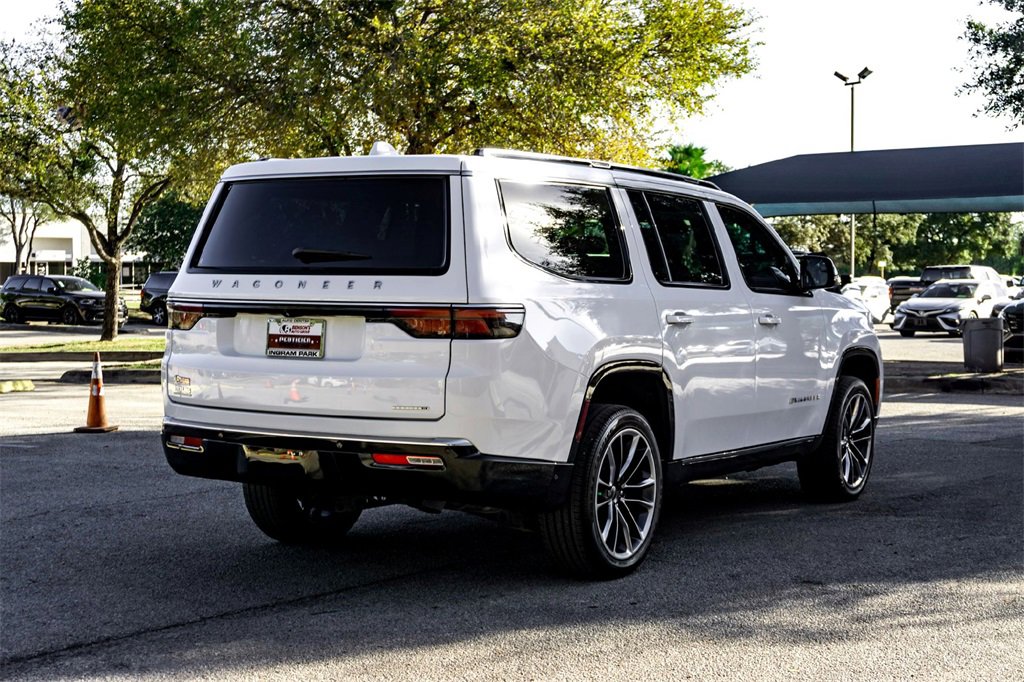 Used 2023 Jeep Wagoneer Series III w/ Premium Group I image 5