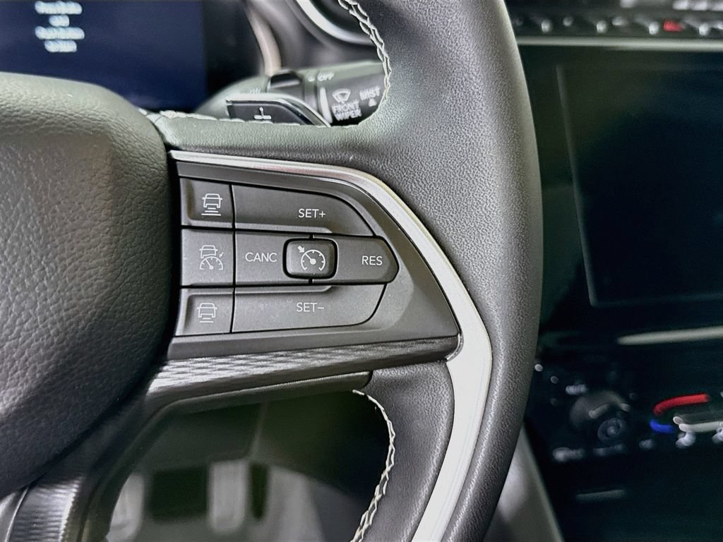 Used 2025 Jeep Grand Cherokee Laredo X AWD/4WD image 21